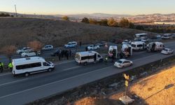 3 servis aracı çarpıştı: 10 yaralı