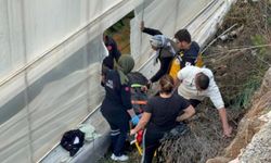 7 metrelik duvardan düşen çiftçi yaralandı