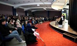 "Fadıl & Faik Yanlış Anlama" adlı tiyatro oyunu izleyiciyle buluştu