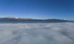 Bolu'nun karlı dağlarında sis güzel görüntü oluşturdu