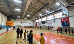 Çocuklar geleneksel çocuk oyunlarını oynadı