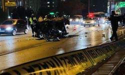 Ağaca çarpan otomobil alev aldı: 1'i ağır 2 yaralı