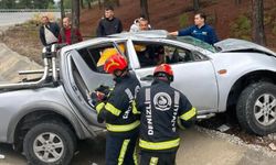 Yoldan Çıkan Araç Ağaca Çarptı: 1 Ölü, 1 Yaralı