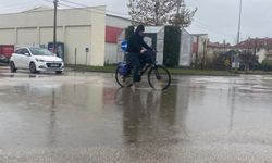 Bolu'da sağanak vatandaşlara zor anlar yaşattı