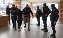 Cinayetle sonuçlanan bıçaklı kavganın zanlıları adliyeye sevk edildi