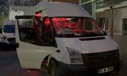 Aracında silahlı saldırıya uğrayan dolmuş şoförü hastanelik oldu
