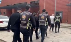 Düğün konvoyunda trafiği tehlikeye attılar