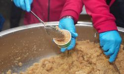 Kandilde Dualar Edildi, Ağızlar Tatlandı