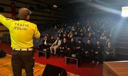 Gerede'de polis ekipleri vatandaşları ve öğrencileri bilgilendirdi