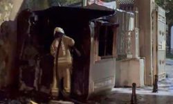 Fatih’te güvenlik kulübesi alev alev yandı