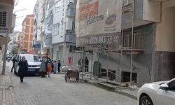 İskelenin 5. katından düşen genç işçi ağır yaralandı