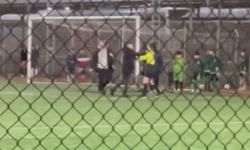 Çocukların maçında kadın hakeme şiddet