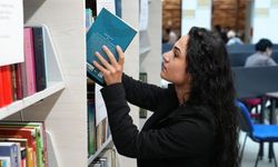 KBÜ Rektörü Kırışık’tan 600 kitaplık bağış