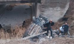 Köprüden düşen araçta can pazarı
