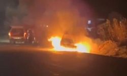 Otomobilini ateşe verdi