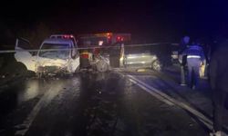 Panelvan ile kamyonet çapıştı: 1 ölü, 3 yaralı