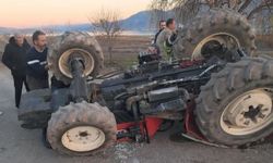 Panelvan ile traktörün çarpıştığı kazada 1 kişi ağır yaralandı