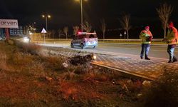 Polisten kaçan motosiklet sürücüsü ters yöne girerek, kaza yaptı: 1 yaralı