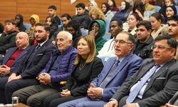 Şeref Malkoç: "Türkiye’nin yeni ve sivil bir anayasaya ihtiyacı var"