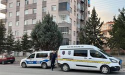 Tartıştığı eşini tabancayla bacağından vurarak yaraladı