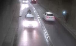 Tünelde bir anda duran otomobile motosiklet çarptı