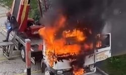6. kata eşya çıkaran vinçli kamyon alev alev yandı