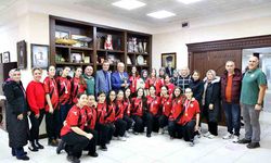 Şampiyon basketçilerden ziyaret