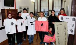 Atatürk odaklı tahta baskı atölyesinde anlamlı anlar