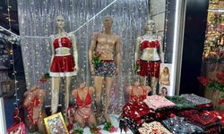 Yılbaşı öncesi kırmızı iç çamaşırlarına yoğun ilgi