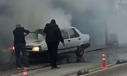 Yanan araca esnaf müdahalesi