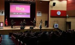 KBÜ’de öğrenci müzik grubu Yekta konser verdi