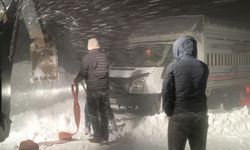 Köy yolunda mahsur kalan 7 kişi kurtarıldı