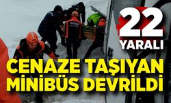 Cenaze yolunda can pazarı; Minibüs devrildi, 22 yaralı