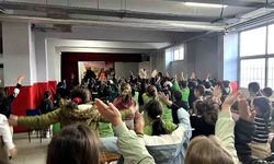 Çocuklar tiyatro ile hayal gücünü keşfetti