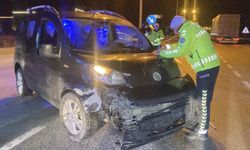 Çorum’da Otomobil ile Hafif Ticari Araç Çarpıştı: 5 Yaralı