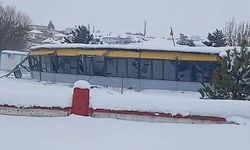 Sivas’ta Kar Yüküne Dayanamayan Düğün Salonu Çöktü