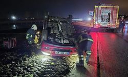 Otomobil takla atıp ters döndü: 2 kişi yaralandı