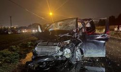 İstanbul Arnavutköy’de İETT otobüsü ile hafif ticari araç çarpıştı