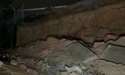 İstinat Duvarı Araç Üzerine Çöktü