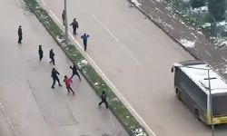 Otobüs şoförü çocukları sopayla kovaladı