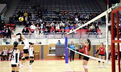 Karabük’te Voleybol Midi Kızlar İl Birinciliği sona erdi