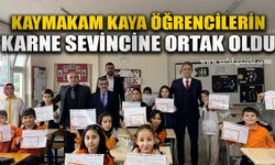 Kaymakam Kaya öğrencilerin karne sevincine ortak oldu