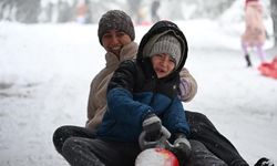 Manisa’da kar coşkusu: Yüksek kesimler beyaza büründü