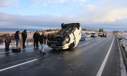 Minibüs Kontrolden Çıktı, Takla Attı: 1 Yaralı