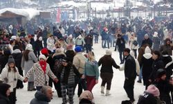 Uzungöl’de Kış Festivali Başladı, Kar Altında Horon Coşkusu