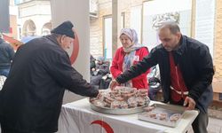 6 Şubat depreminde hayatını kaybedenler anısına lokma dağıtıldı