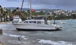 Bodrum’da şiddetli fırtına: 8 tekne kıyıya vurdu