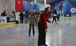 Nevşehir’de Mobil Buz Pateni Pisti Hizmete Açıldı