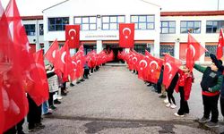 Düzce’de ikinci dönem bayrak sevgisiyle başladı