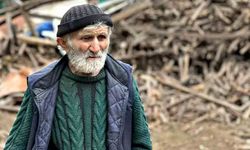 Evinden kamyonlar dolusu çöp çıkarılan adam çatıdan düşerek hayatını kaybetti